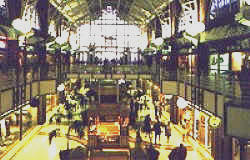 Victoria Warf Shopping Center -  by South African Tourism